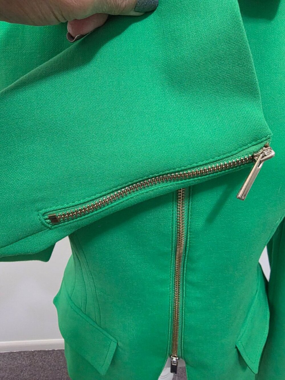 KAREN MILLEN NWT Kelly Green Blazer Size 6 Tailored 2-Way Zip Silver Hardware - Picture 5 of 15